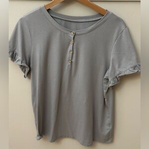 Women’s Ruffle Sleeve Blouse